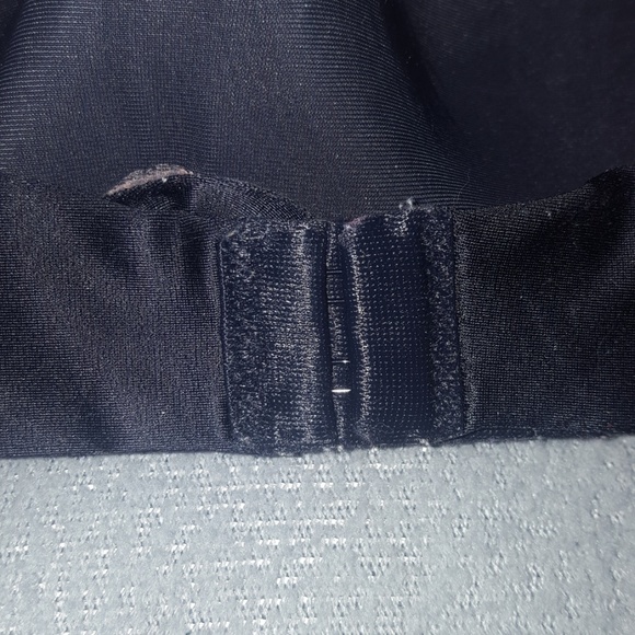 VICTORIA'S SECRET BLACK BODY BY MULTIWAY BRA - Picture 4 of 7